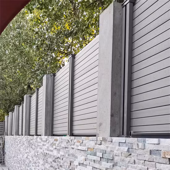 Valla de jardín WPC compuesta de madera plástica de madera altamente rentable de China